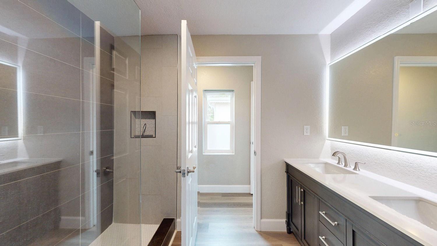 Image 60 of 93 For 2495 37th Avenue N