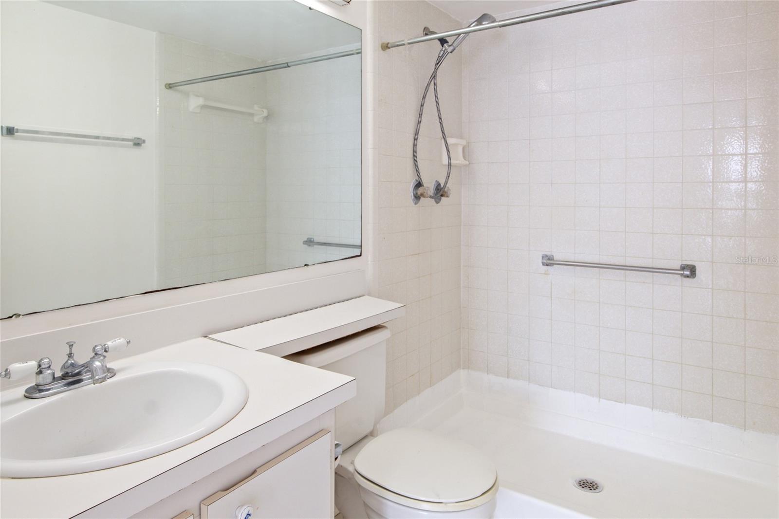 Image 9 of 17 For 1308 Pine Ridge Circle E H2