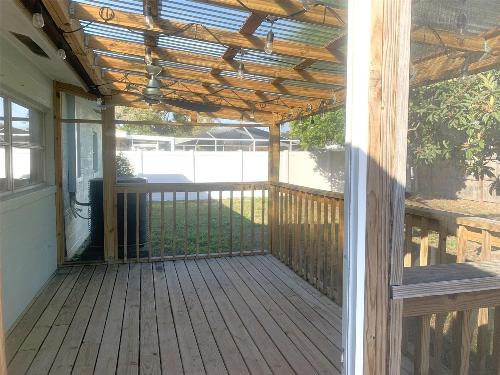 Image 17 of 21 For 6483 43rd Avenue N