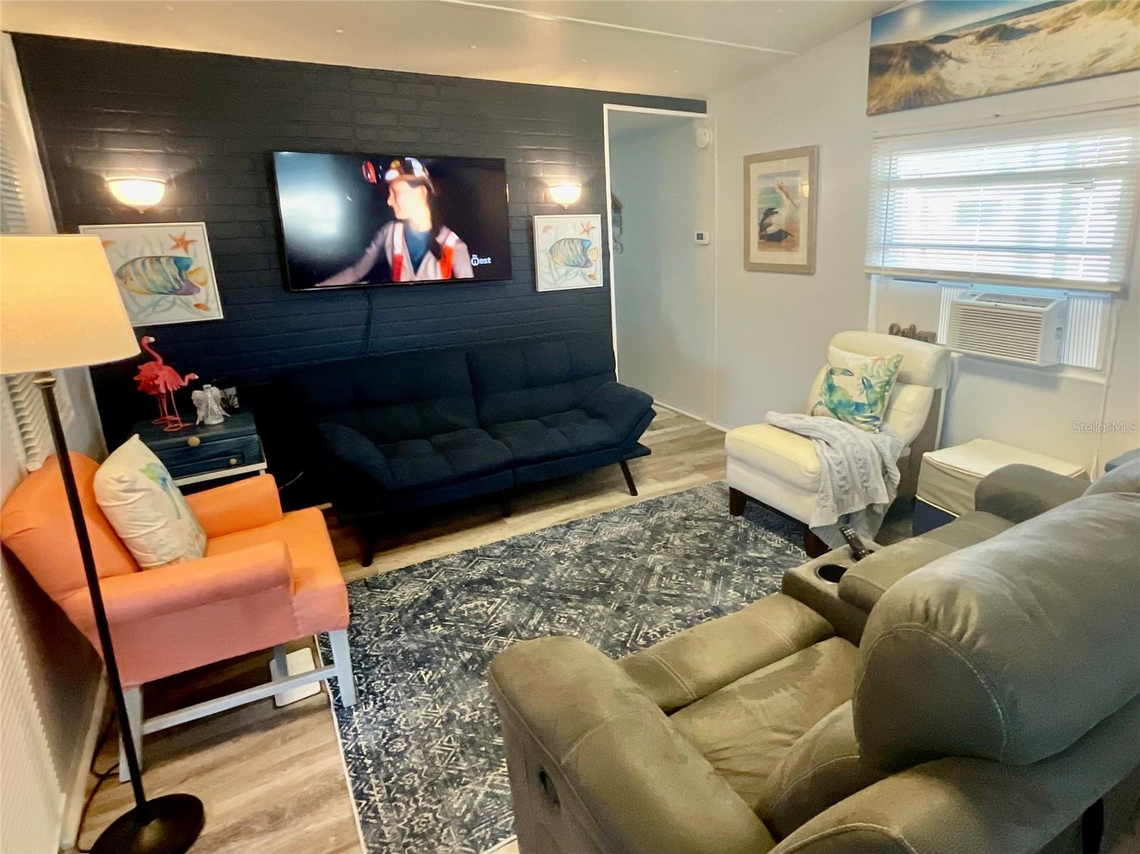 Image 4 of 29 For 6580 Seminole Boulevard 510