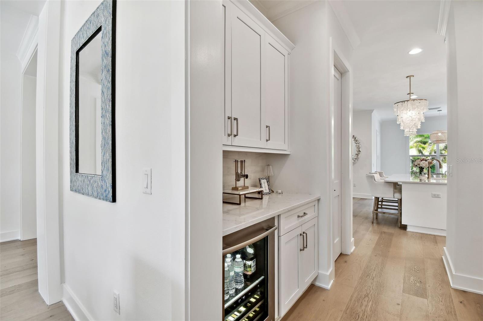 Listing photo id 11 for 3905 San Obispo Street