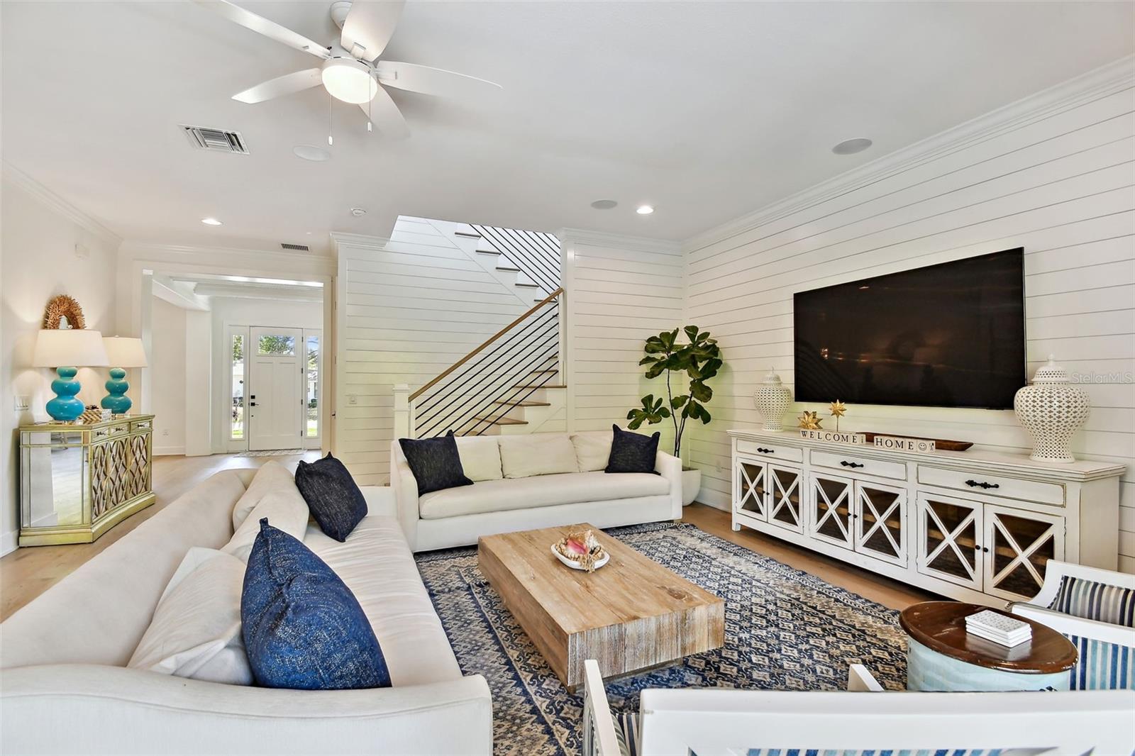 Listing photo id 18 for 3905 San Obispo Street