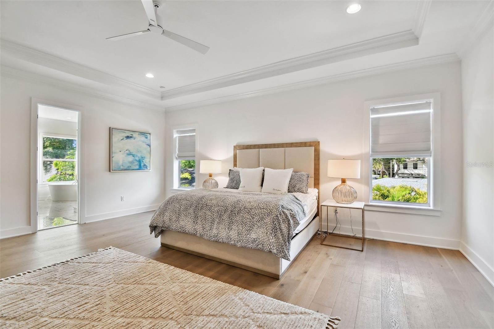 Listing photo id 46 for 3905 San Obispo Street