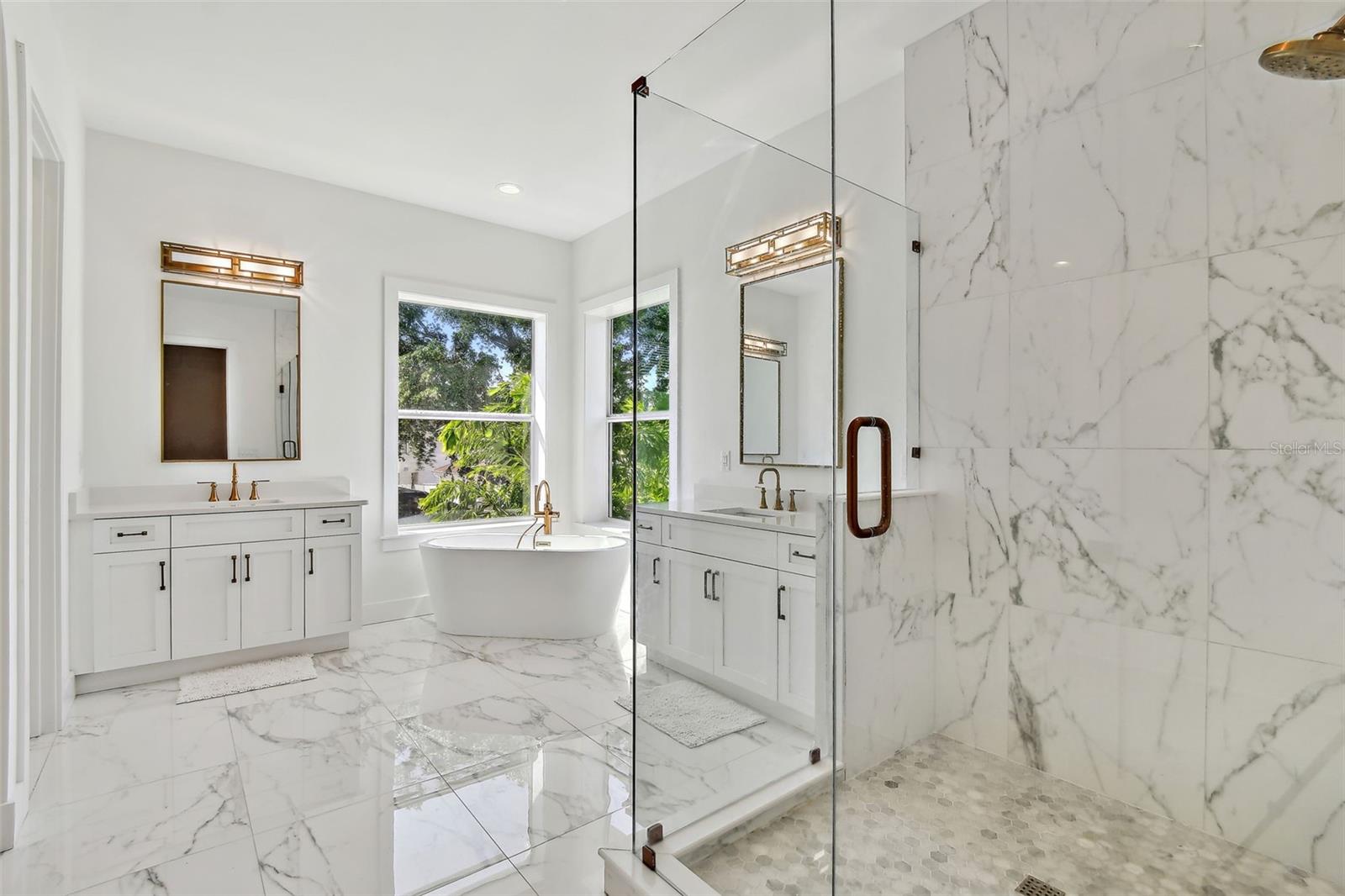 Listing photo id 50 for 3905 San Obispo Street