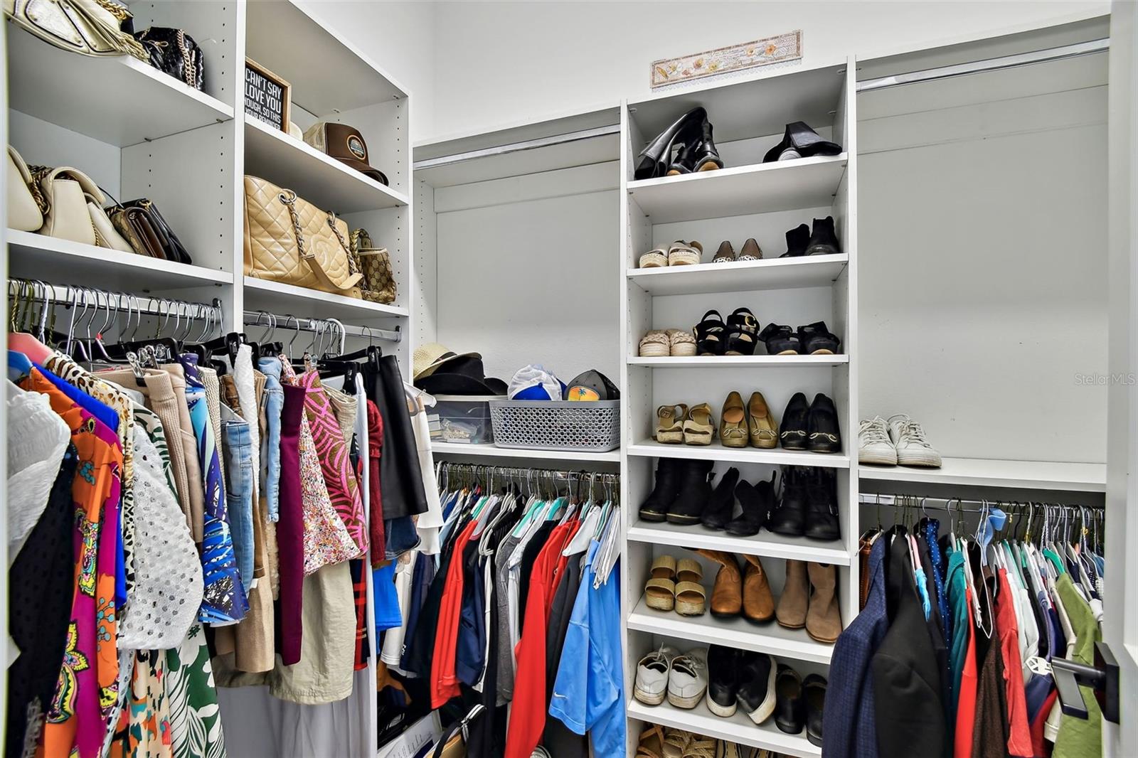 Listing photo id 52 for 3905 San Obispo Street