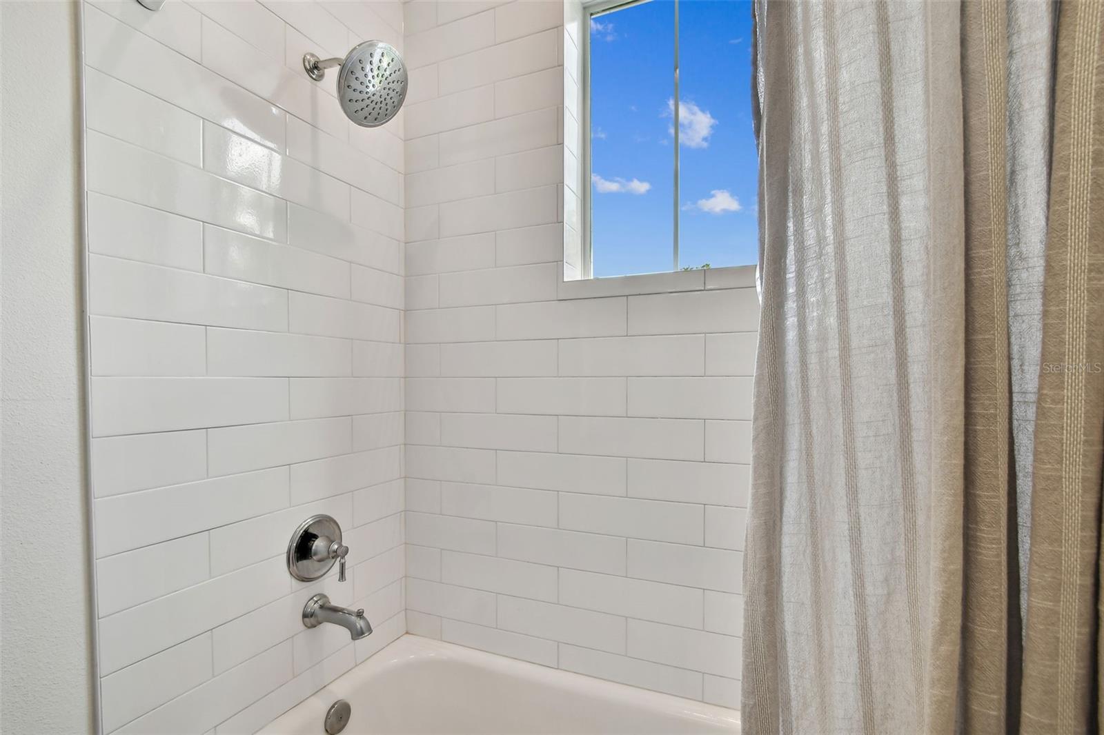 Listing photo id 56 for 3905 San Obispo Street