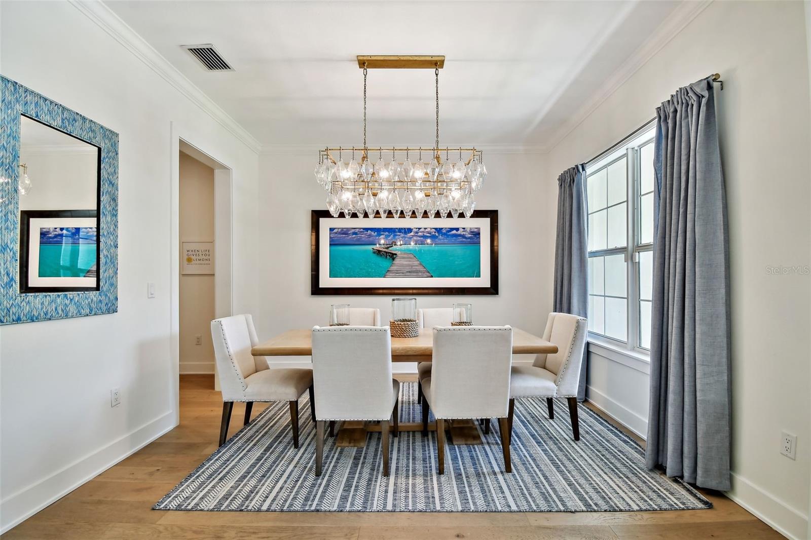 Listing photo id 6 for 3905 San Obispo Street