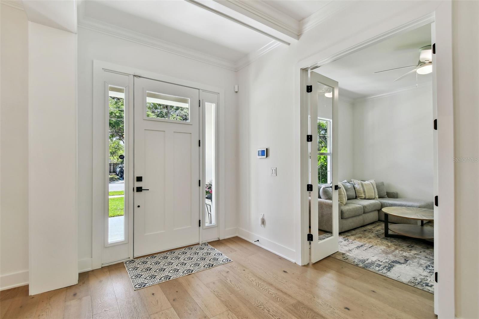 Listing photo id 7 for 3905 San Obispo Street