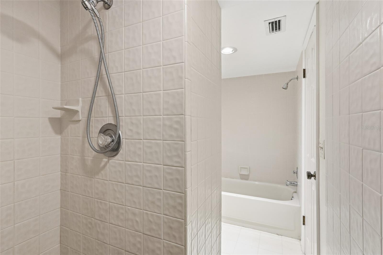 Image 14 of 24 For 2401 Gull Court 202l