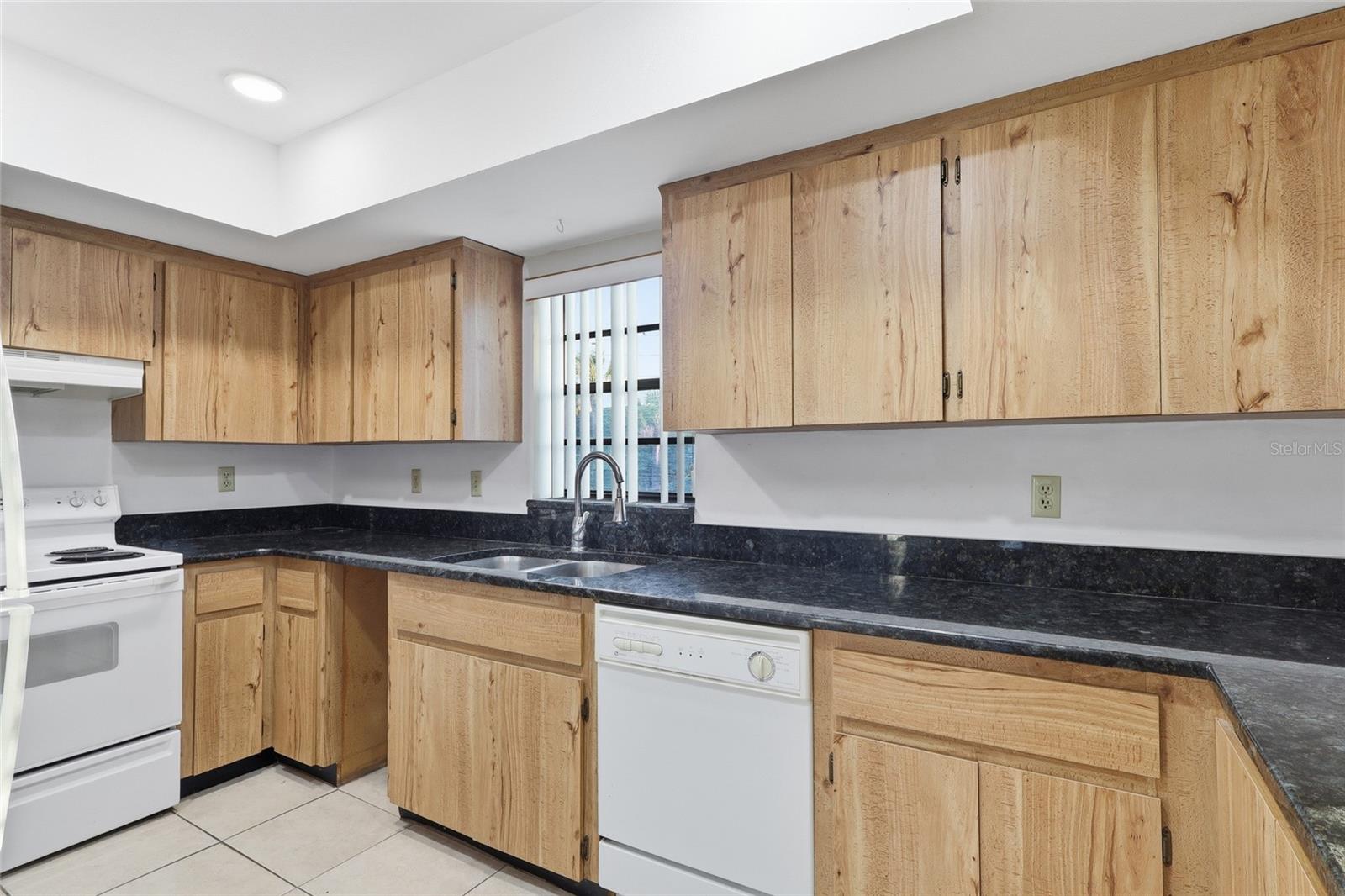 Image 19 of 24 For 2401 Gull Court 202l