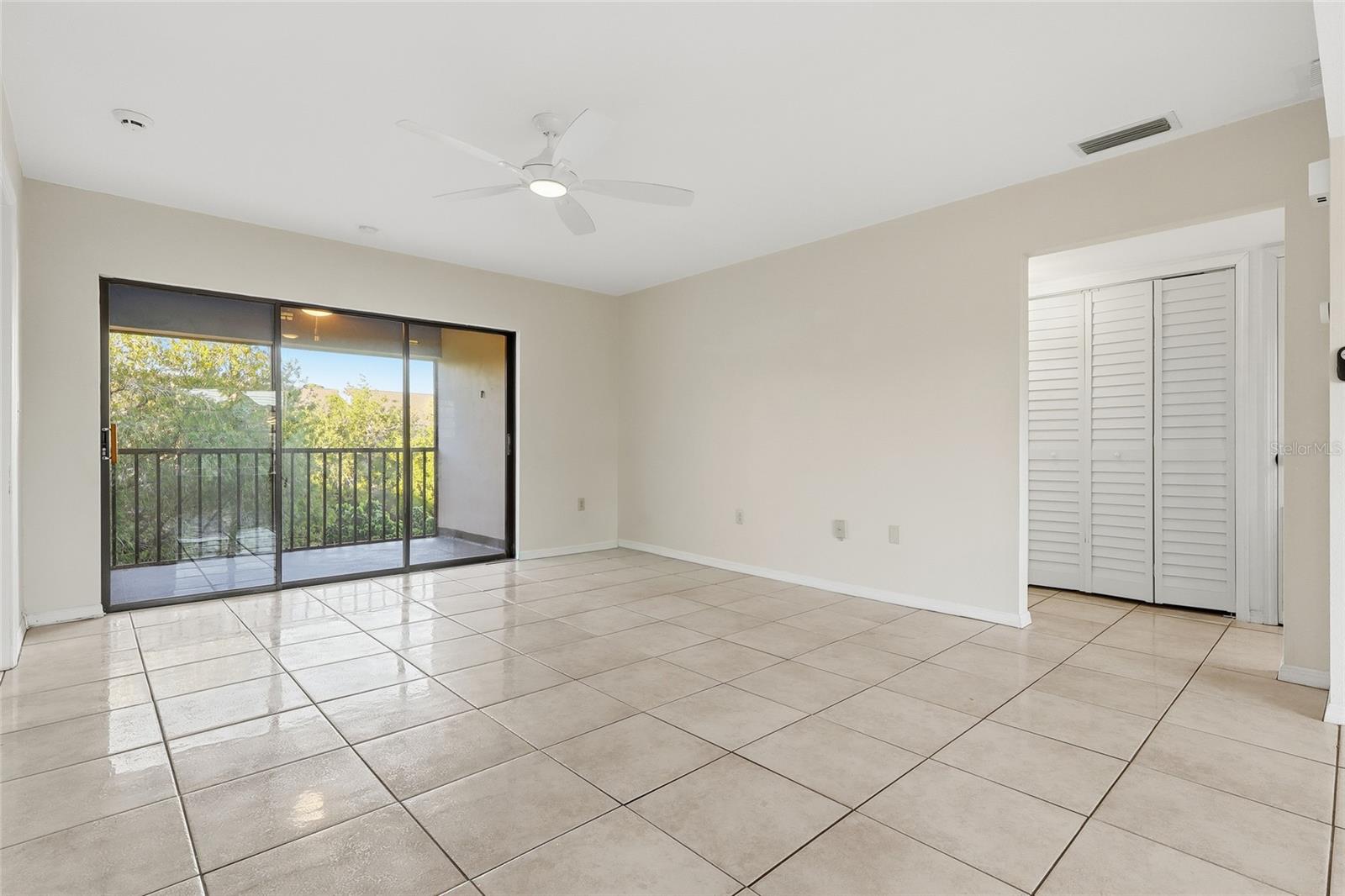 Image 4 of 24 For 2401 Gull Court 202l