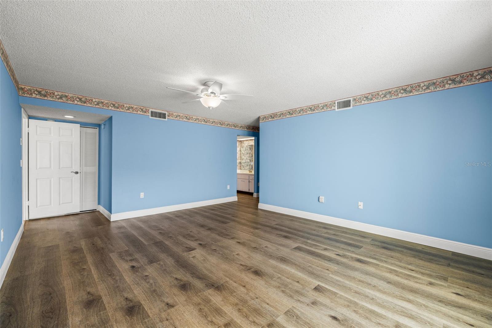 Image 15 of 28 For 700 Starkey Road 311