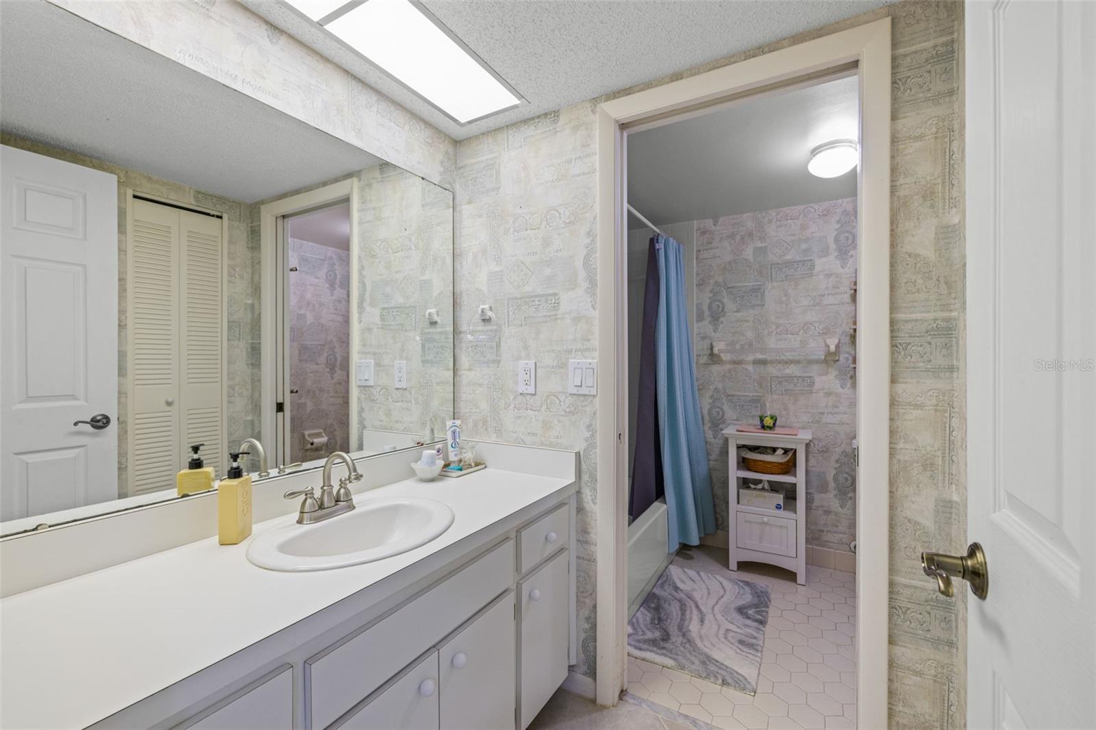 Image 21 of 28 For 700 Starkey Road 311