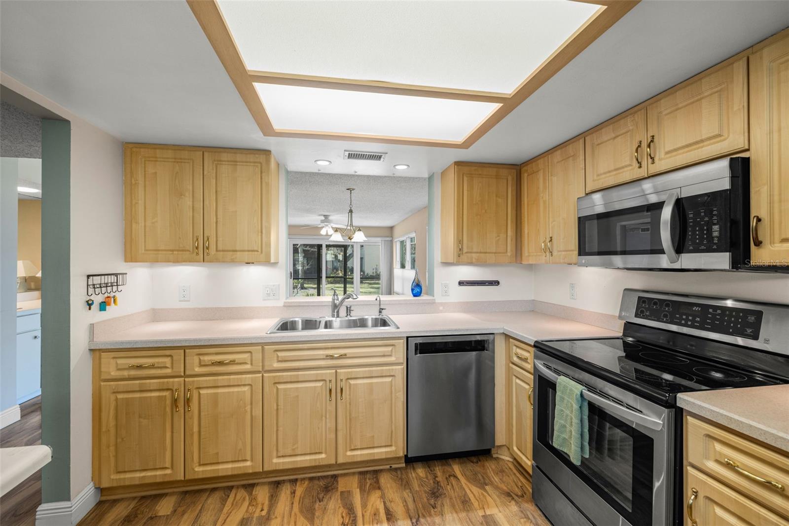 Image 9 of 28 For 700 Starkey Road 311