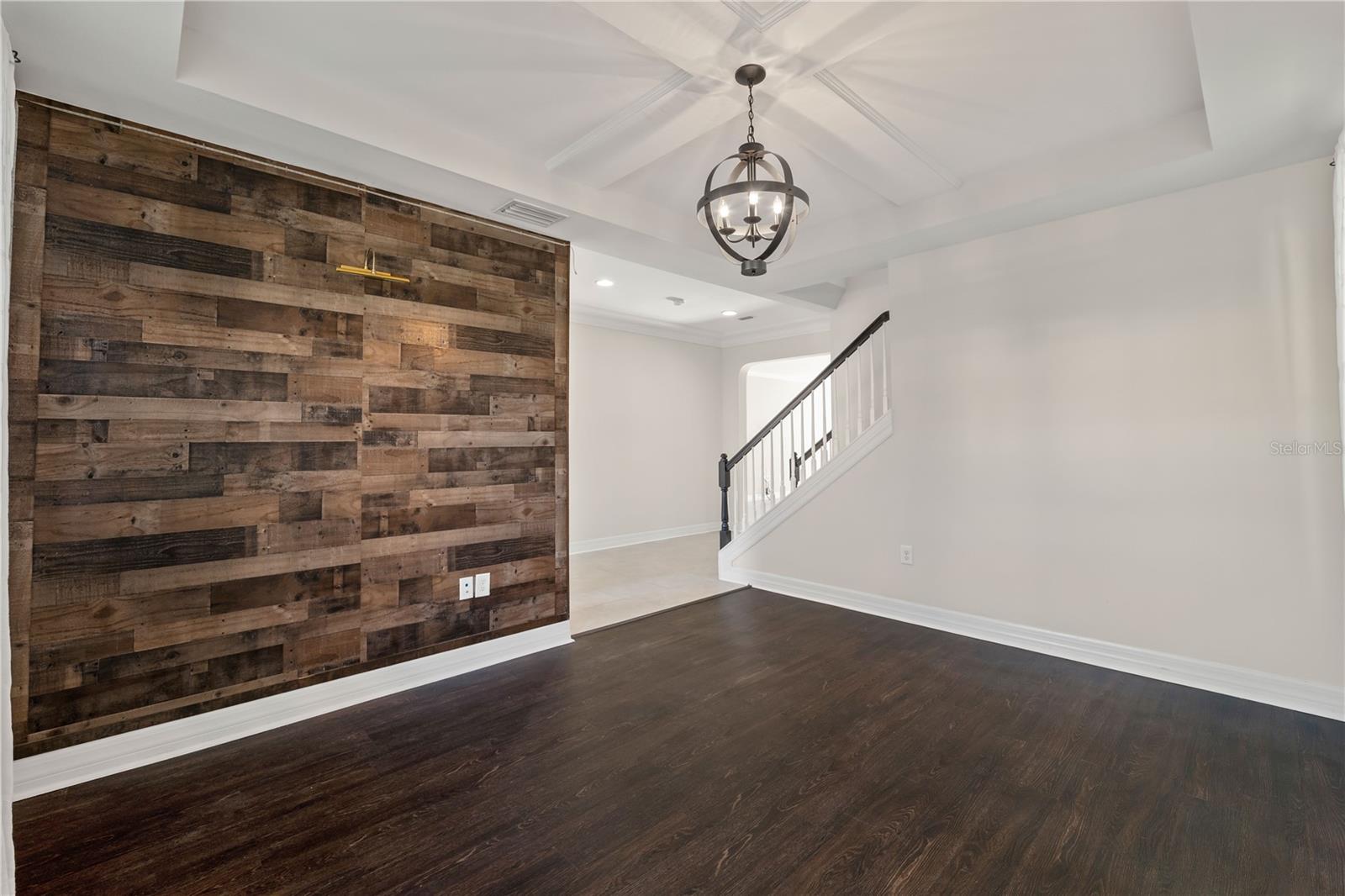 Image 4 of 47 For 4522 Scarlet Loop