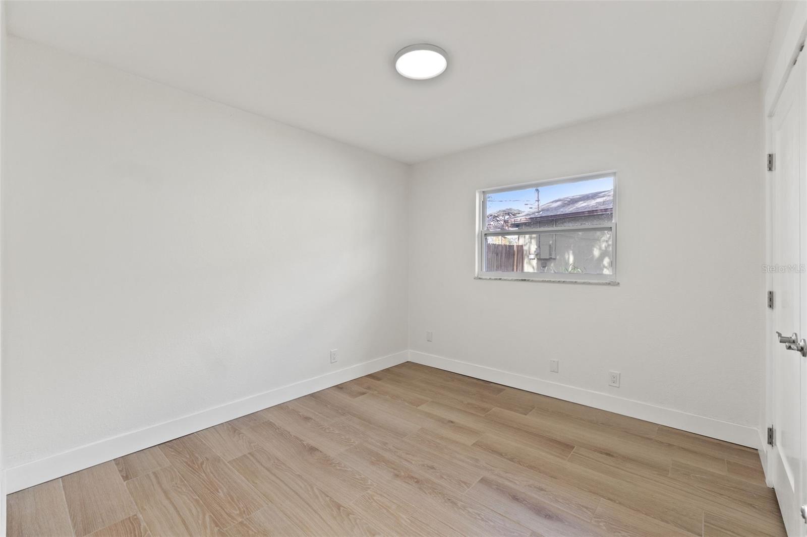 Image 23 of 37 For 2210 Tanglewood Way