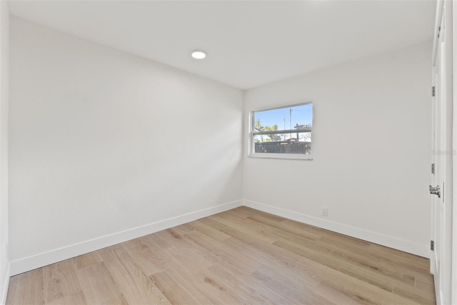 Image 25 of 37 For 2210 Tanglewood Way