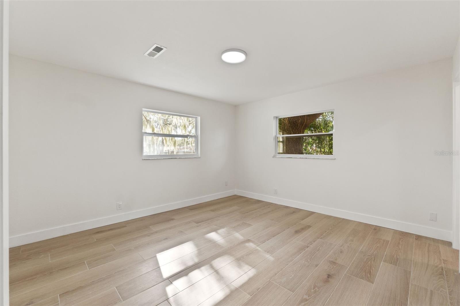 Image 27 of 37 For 2210 Tanglewood Way