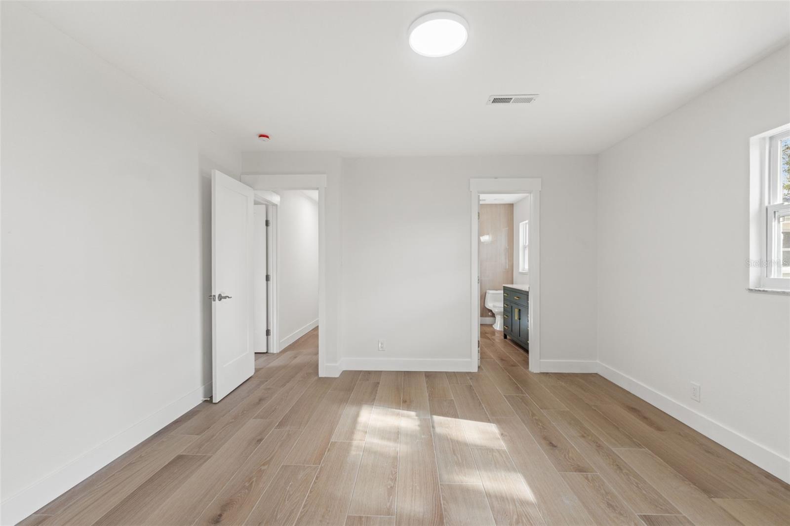 Image 28 of 37 For 2210 Tanglewood Way