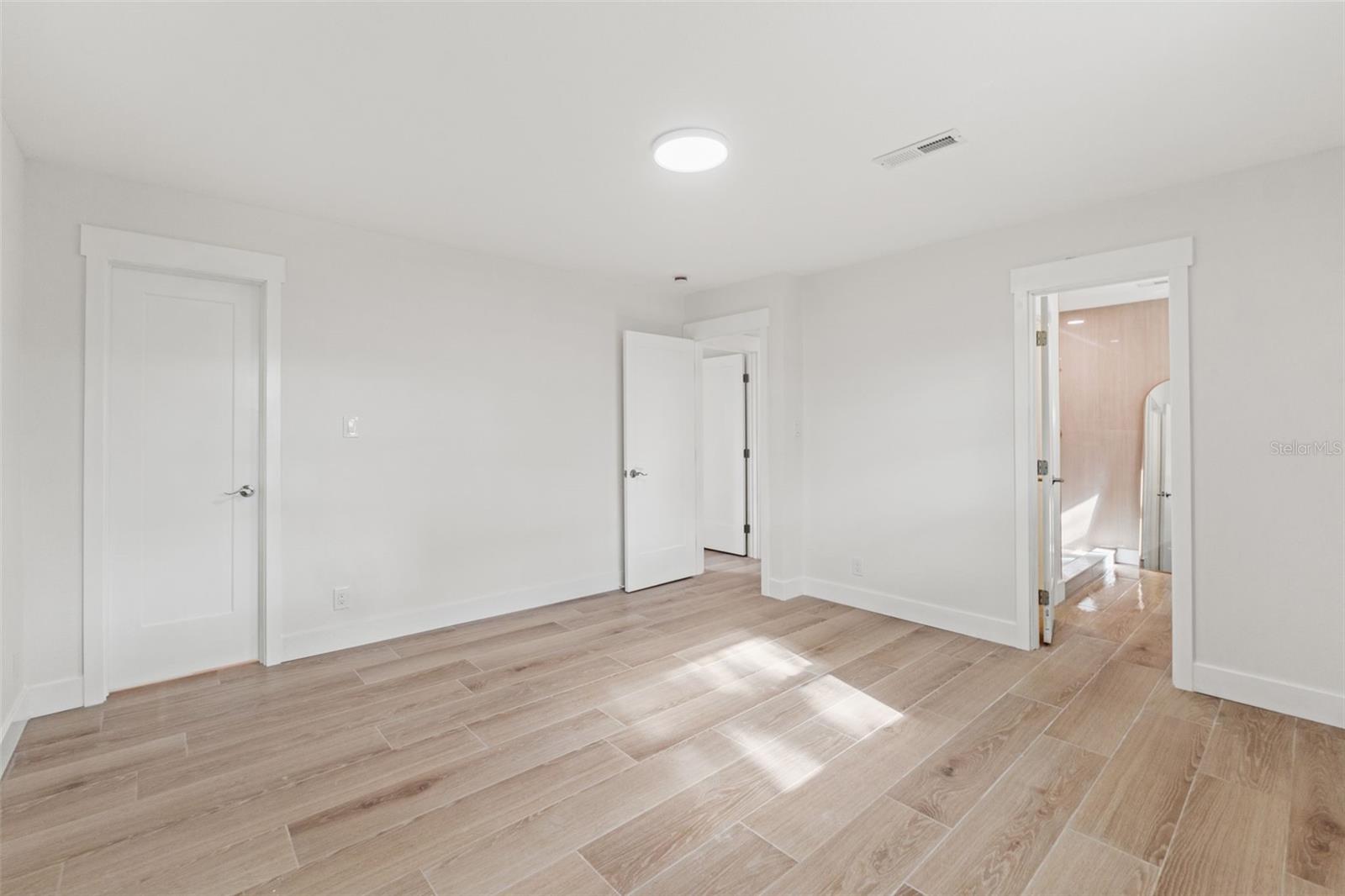 Image 29 of 37 For 2210 Tanglewood Way