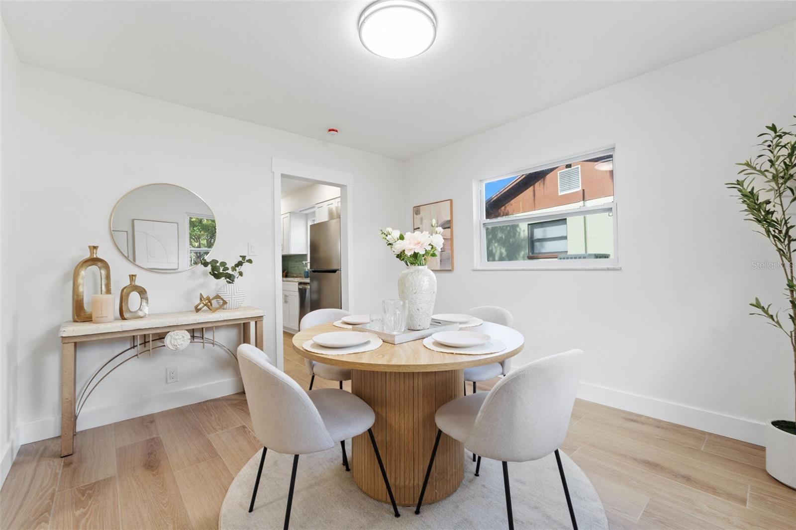 Image 7 of 37 For 2210 Tanglewood Way