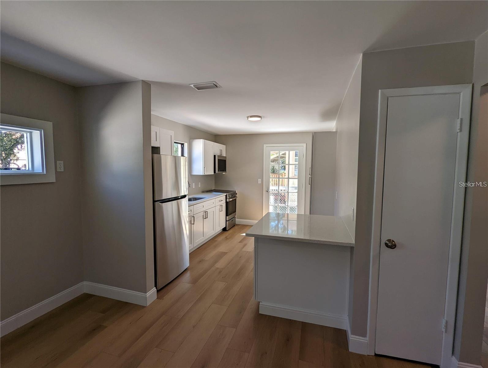 Image 6 of 27 For 1922 Springtime Avenue