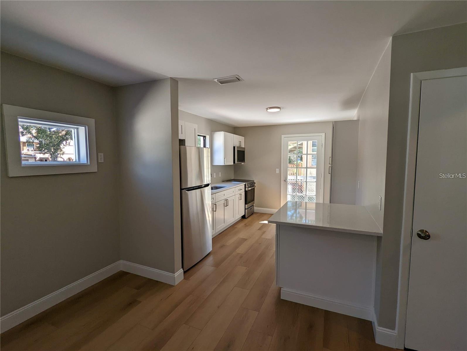 Image 7 of 27 For 1922 Springtime Avenue