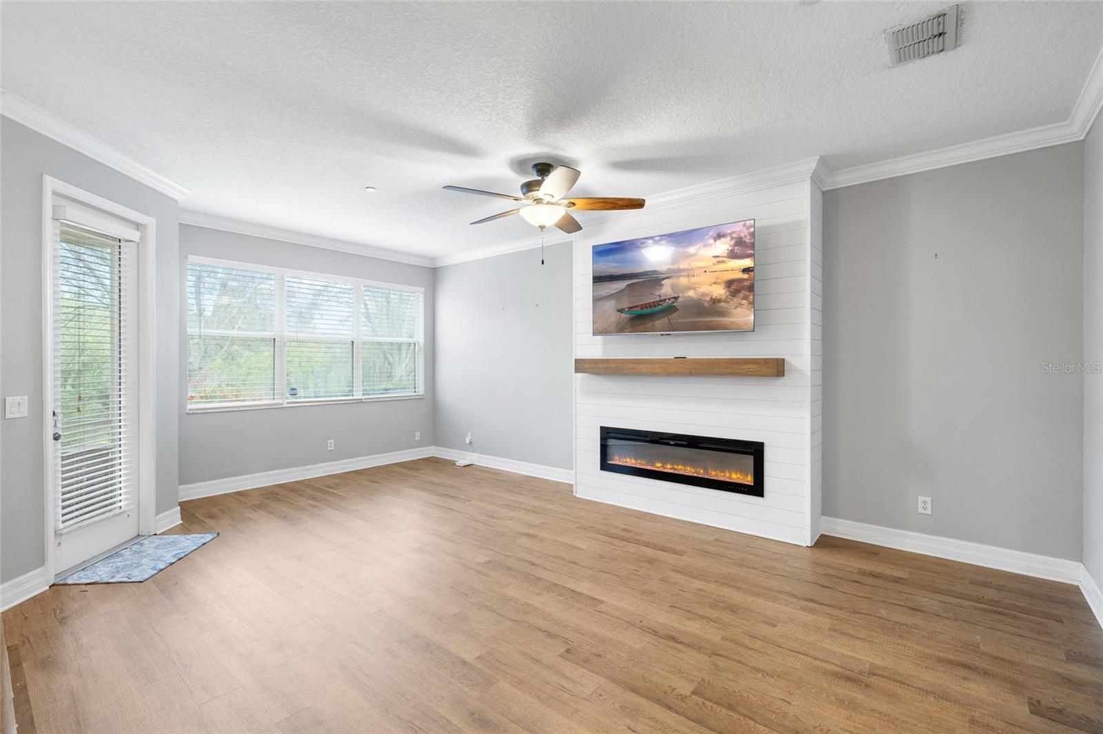 Image 15 of 46 For 7467 Terrace River Drive