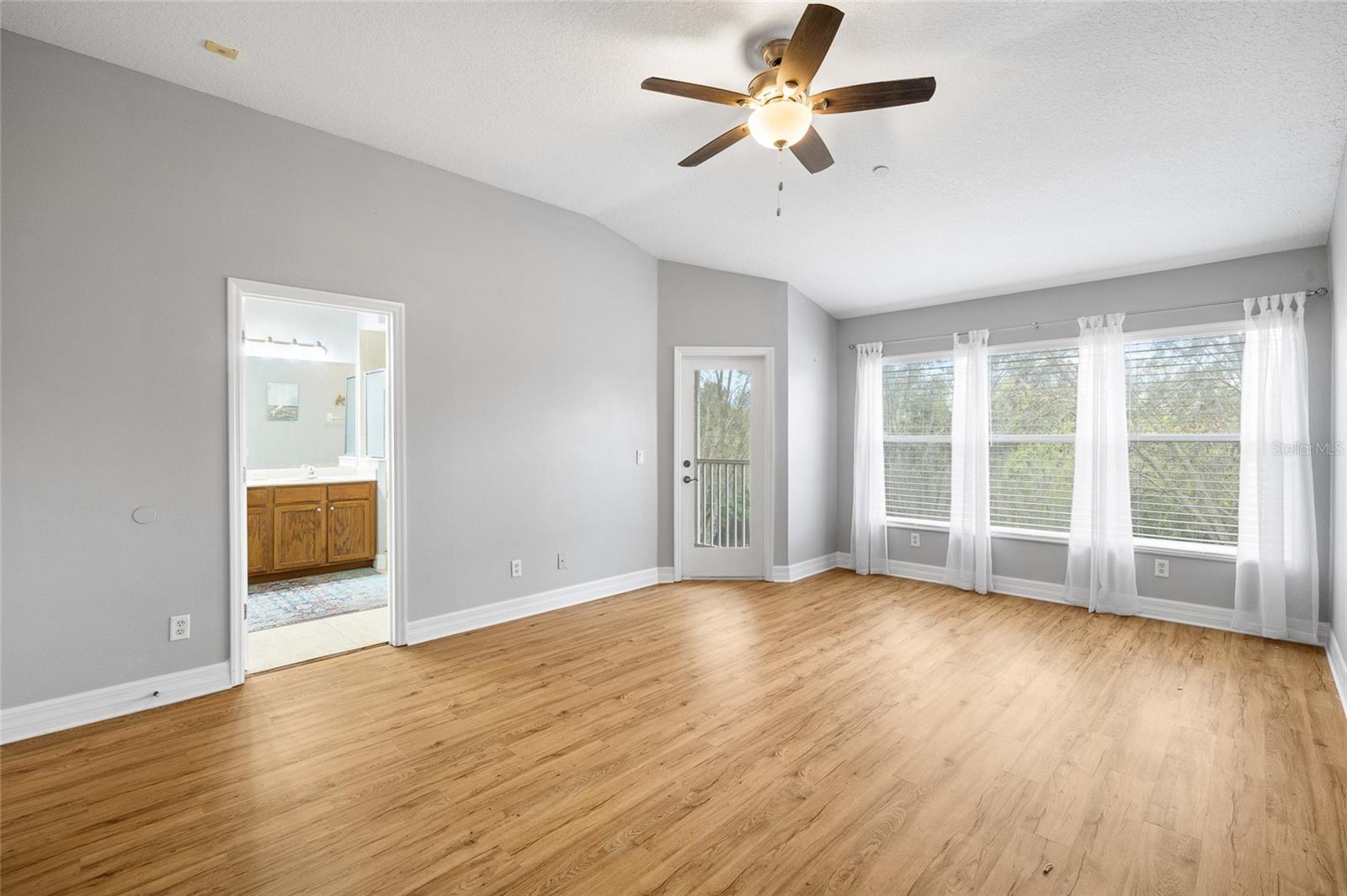 Image 20 of 46 For 7467 Terrace River Drive