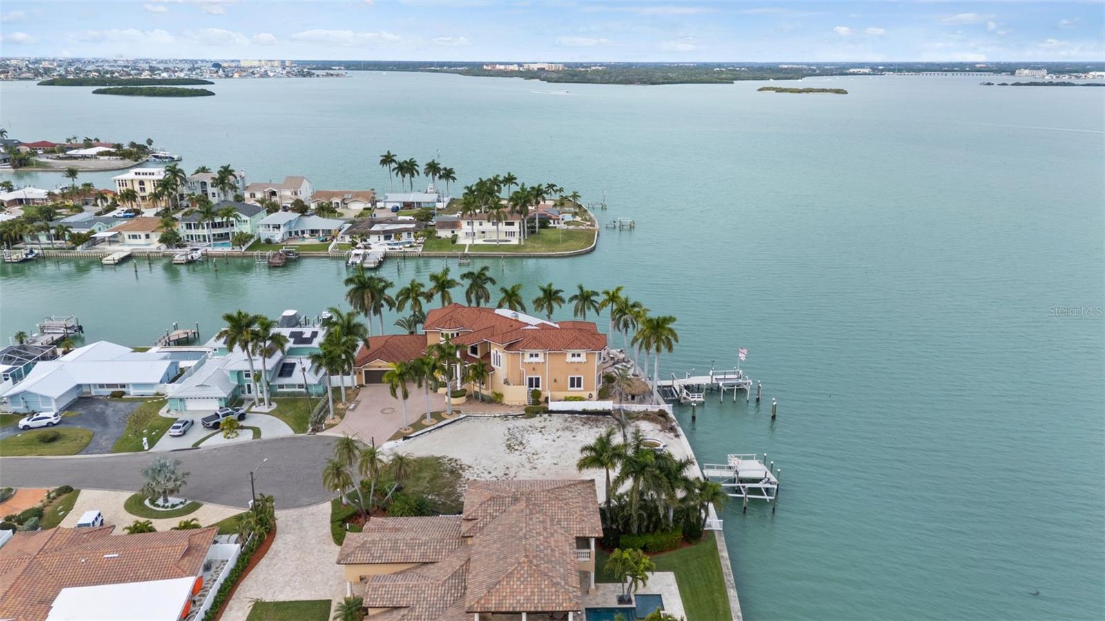 Image 12 of 19 For 850 Capri Boulevard