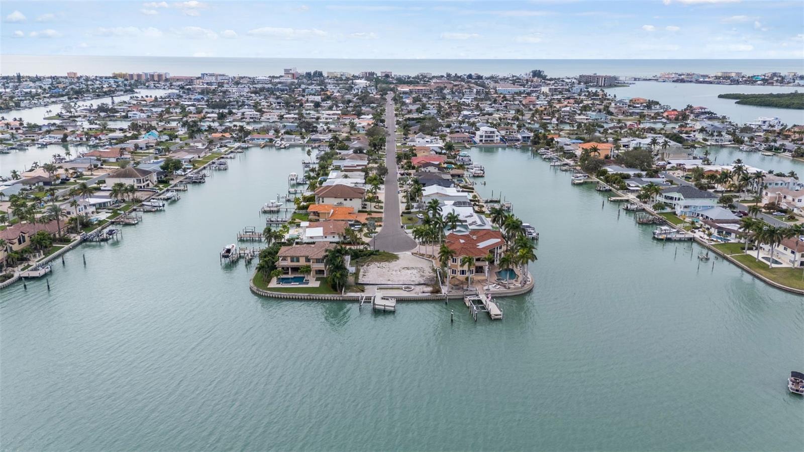 Image 5 of 19 For 850 Capri Boulevard