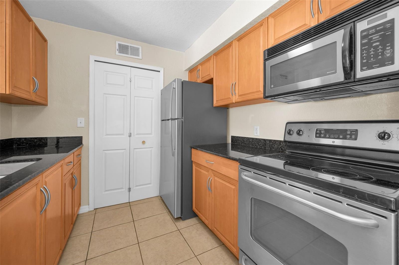 Image 17 of 88 For 3304 Haviland Court 103