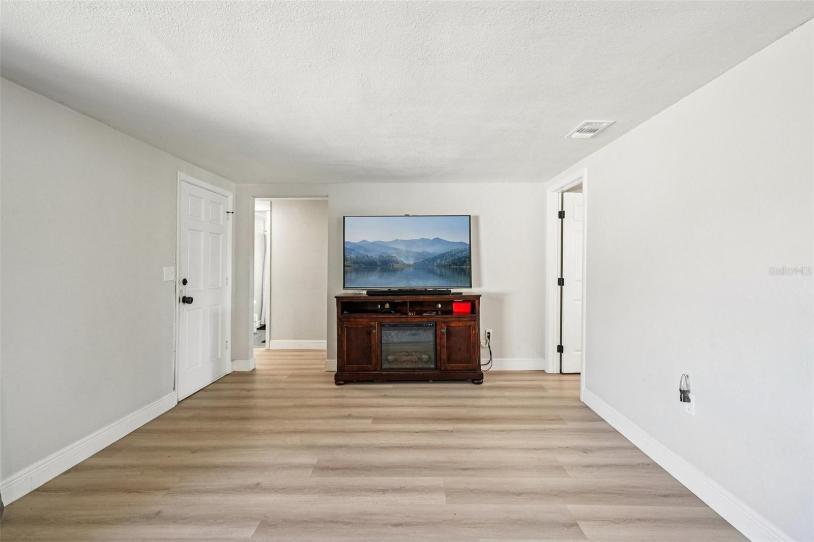 Image 11 of 71 For 3431 Springfield Drive