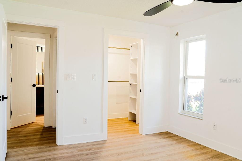 Image 22 of 30 For 3807 48th Avenue S