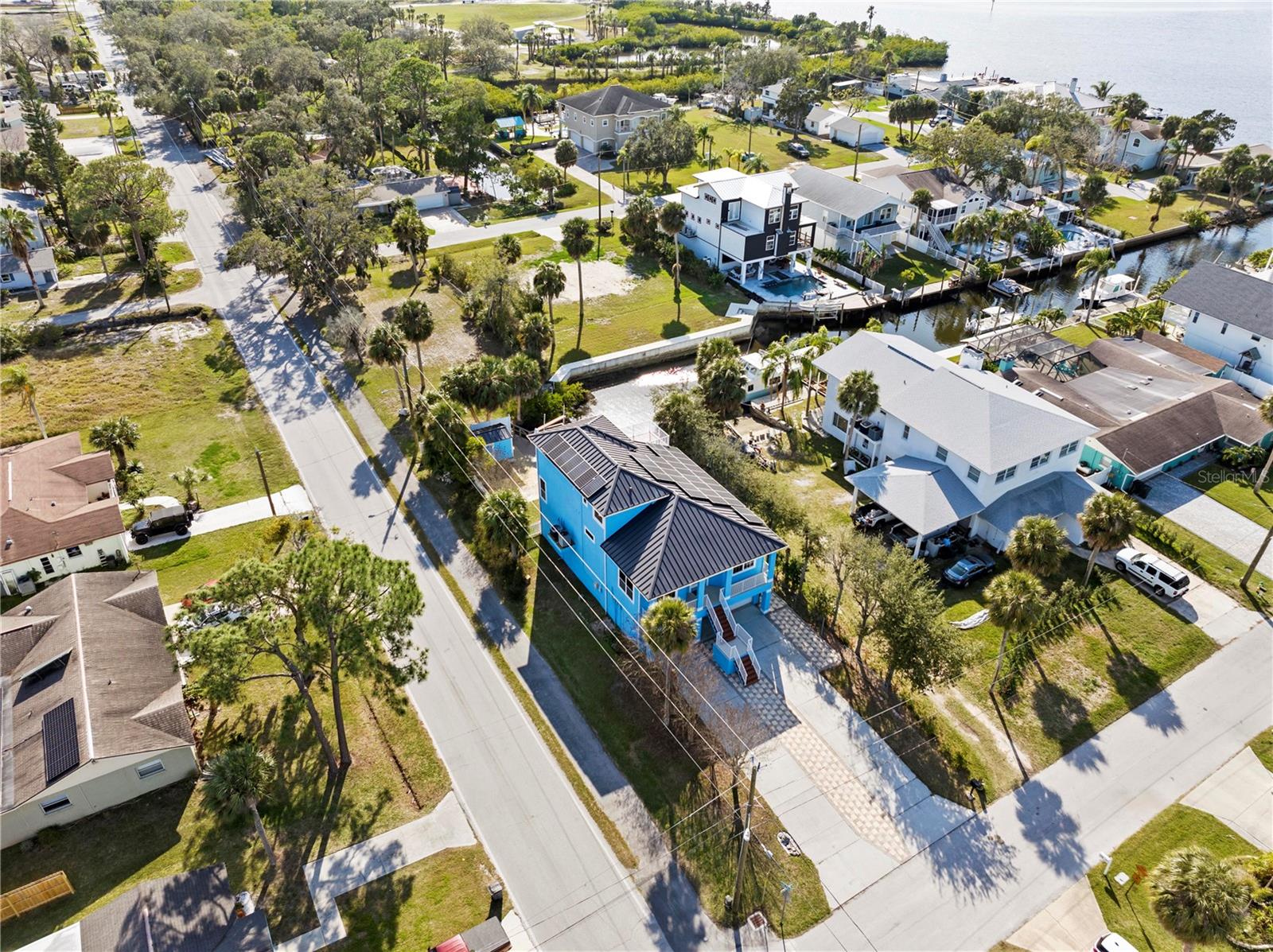 Image 4 of 68 For 5446 Bluepoint Drive