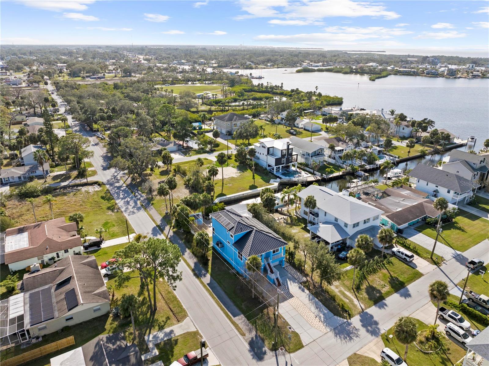 Image 5 of 68 For 5446 Bluepoint Drive