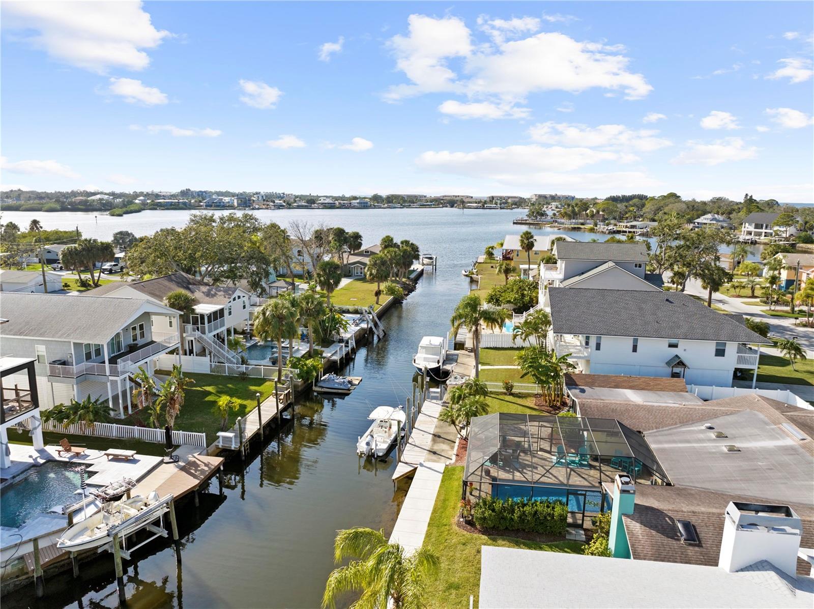 Image 7 of 68 For 5446 Bluepoint Drive