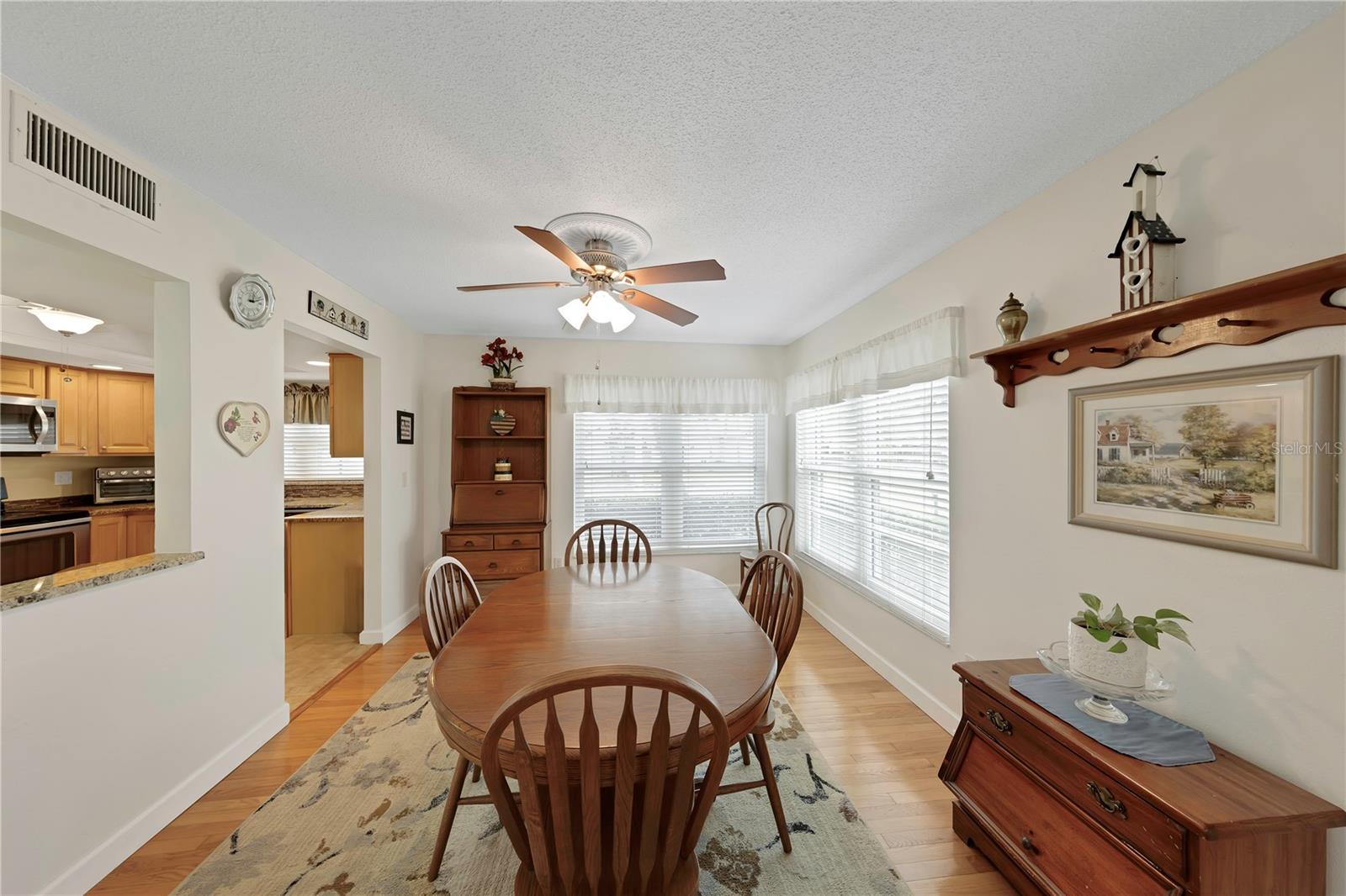 Image 12 of 23 For 3035 Countryside Boulevard 16b