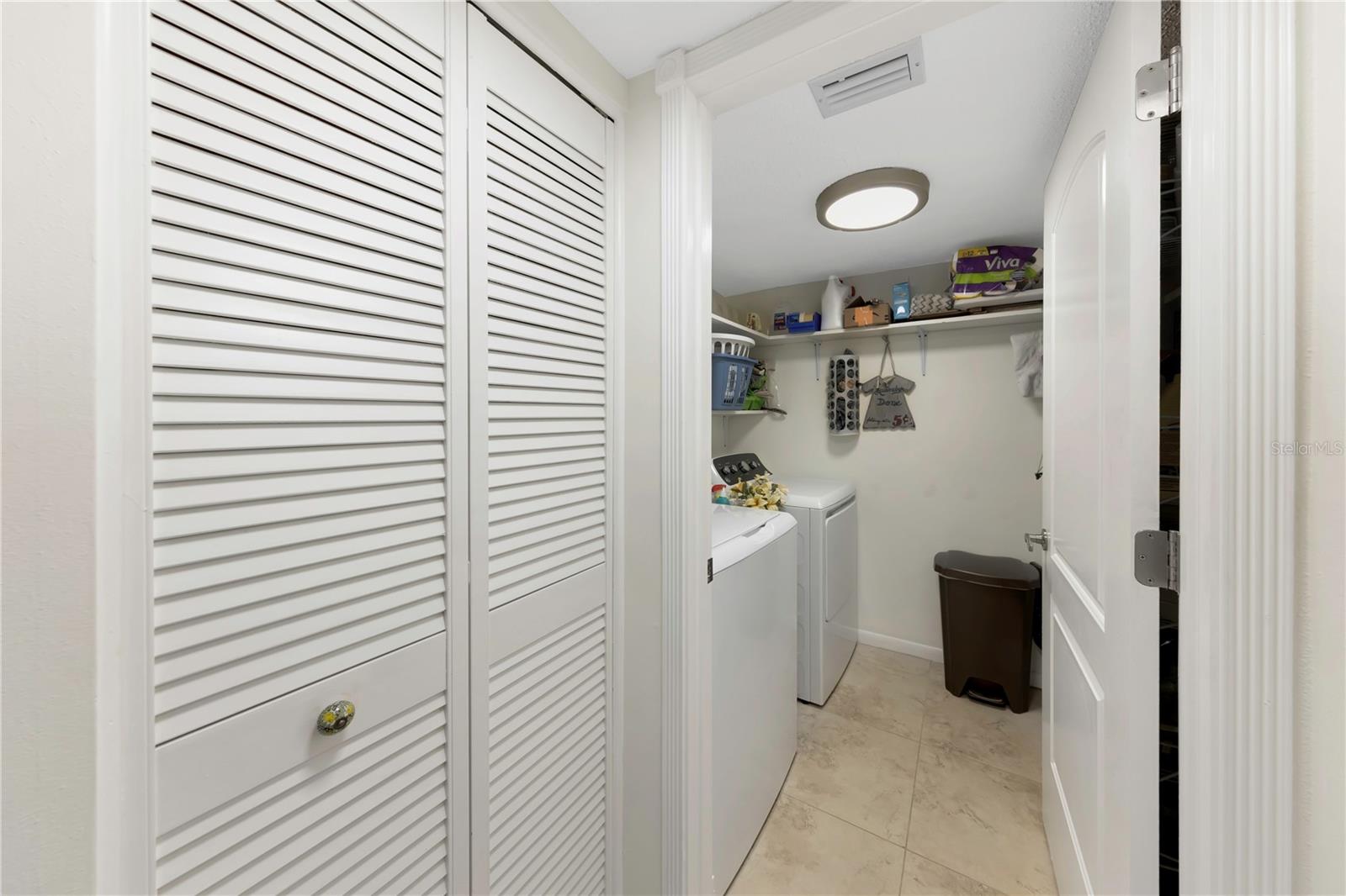 Image 21 of 23 For 3035 Countryside Boulevard 16b