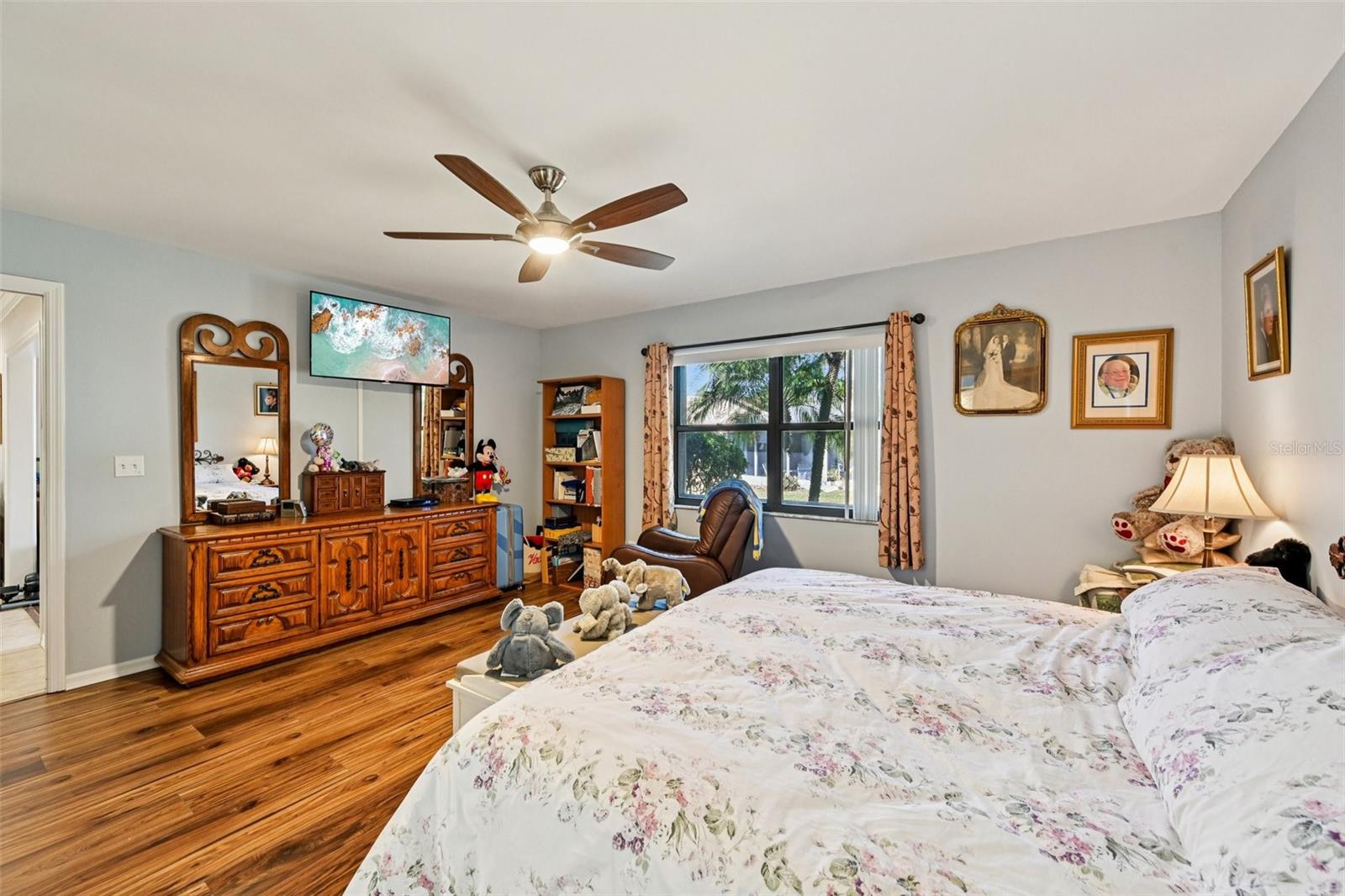 Listing photo id 17 for 1601 Layton Court