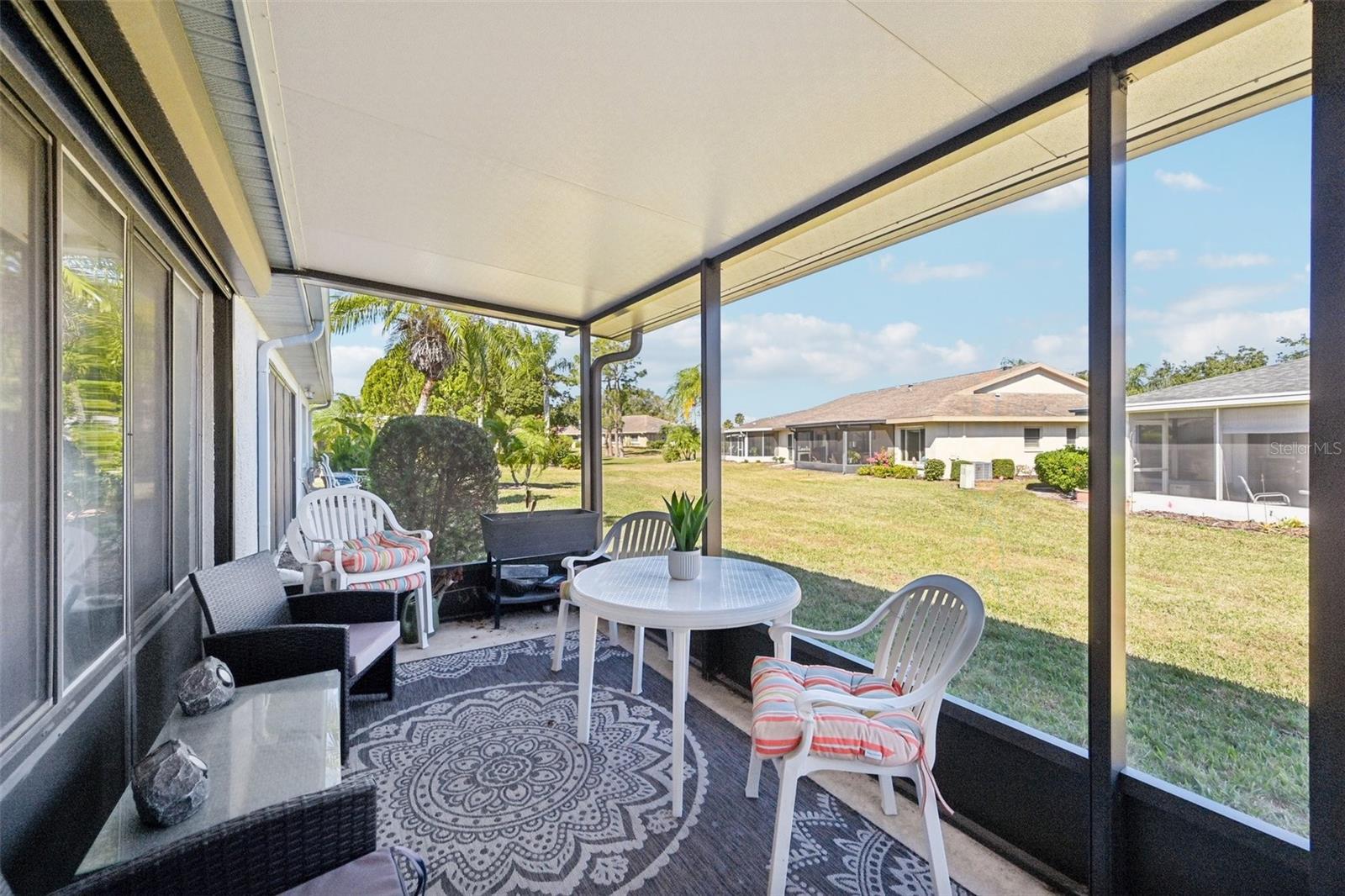 Listing photo id 24 for 1601 Layton Court