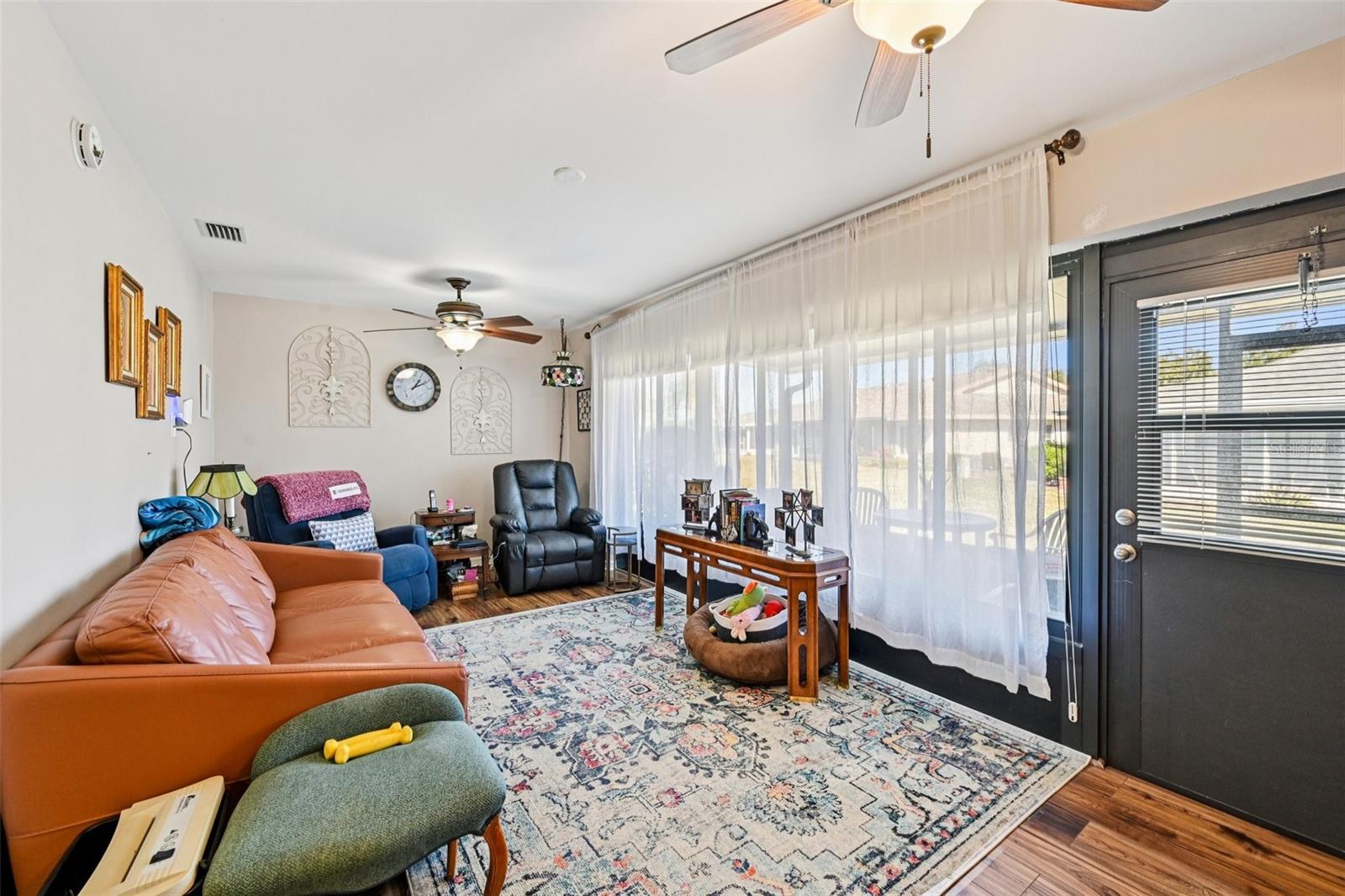 Listing photo id 4 for 1601 Layton Court