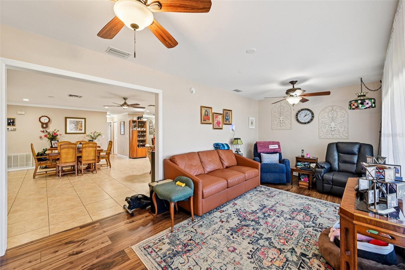 Listing photo id 5 for 1601 Layton Court