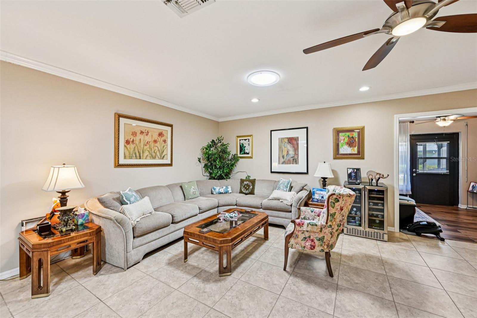 Listing photo id 7 for 1601 Layton Court