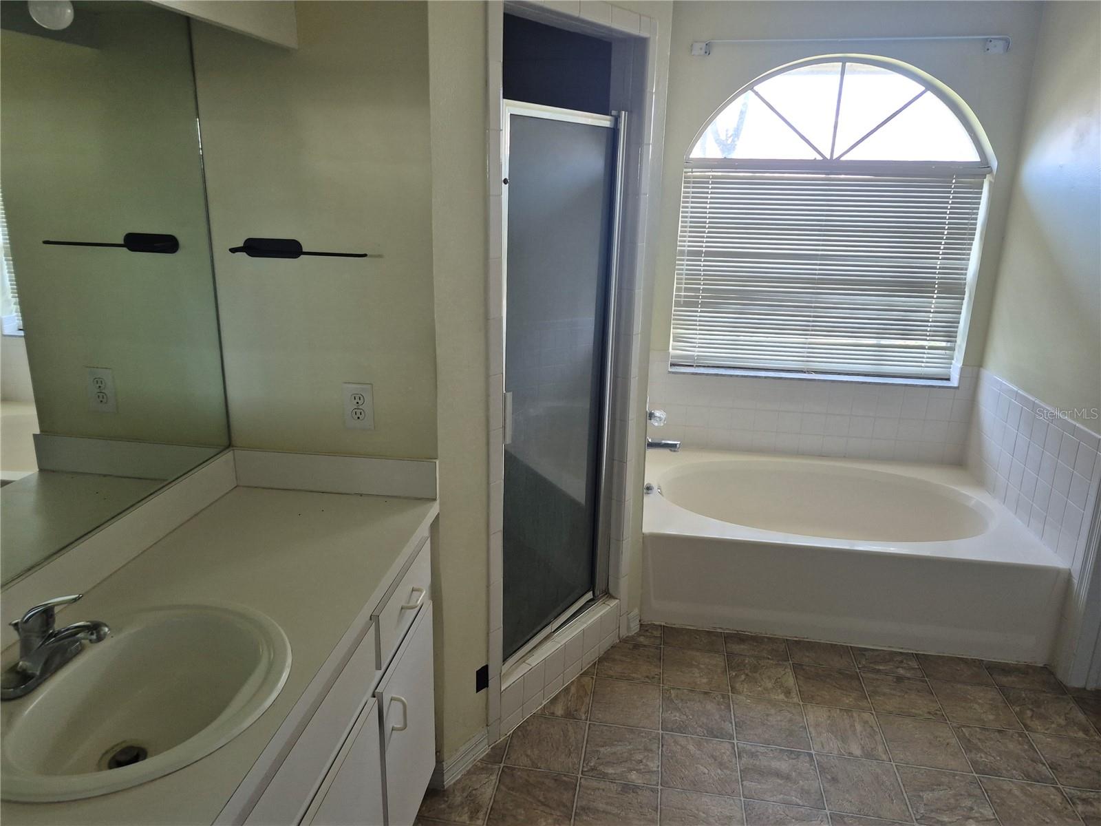 Image 5 of 9 For 23300 Dover Drive