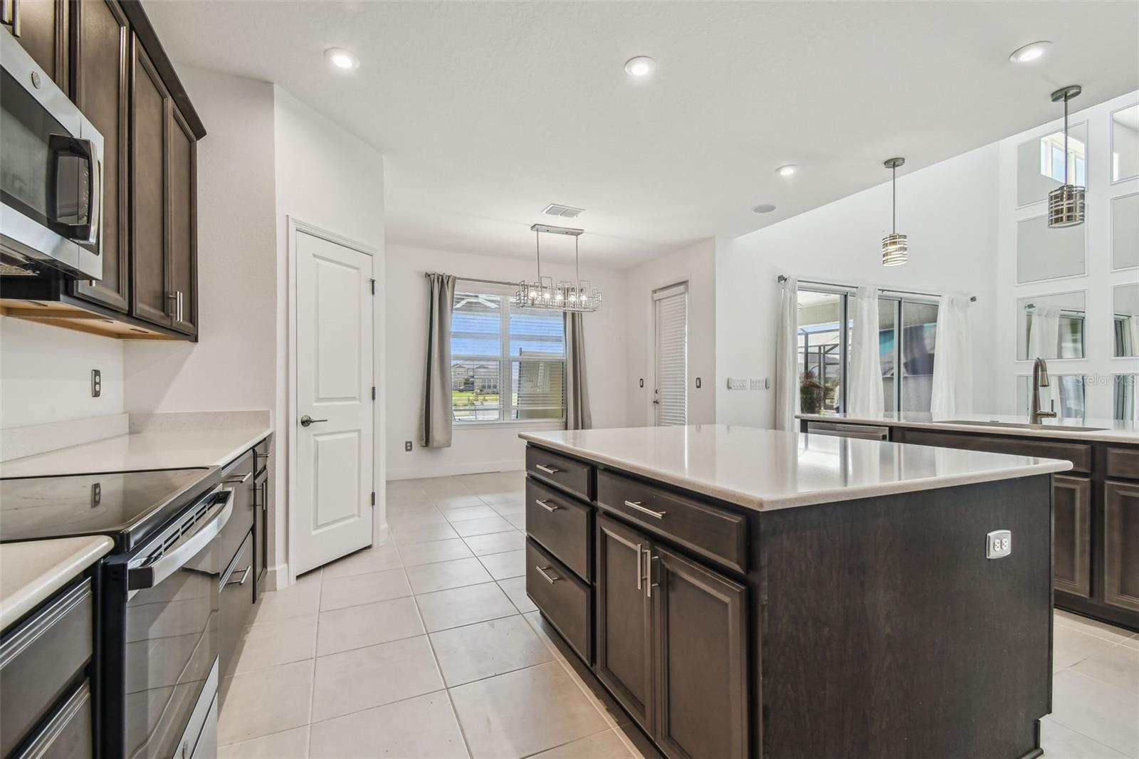 Image 29 of 100 For 7024 Bradbury Circle