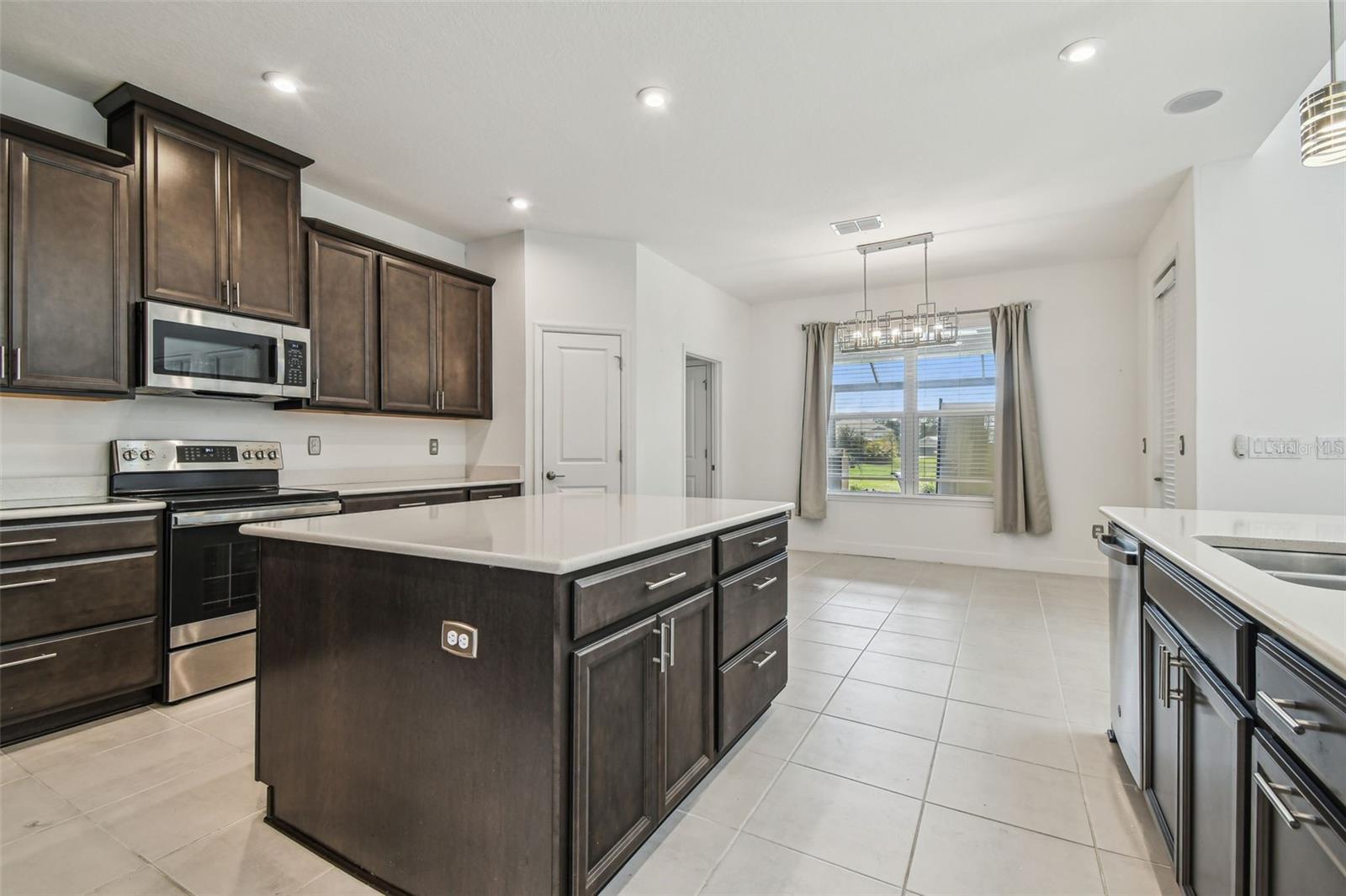 Image 31 of 100 For 7024 Bradbury Circle