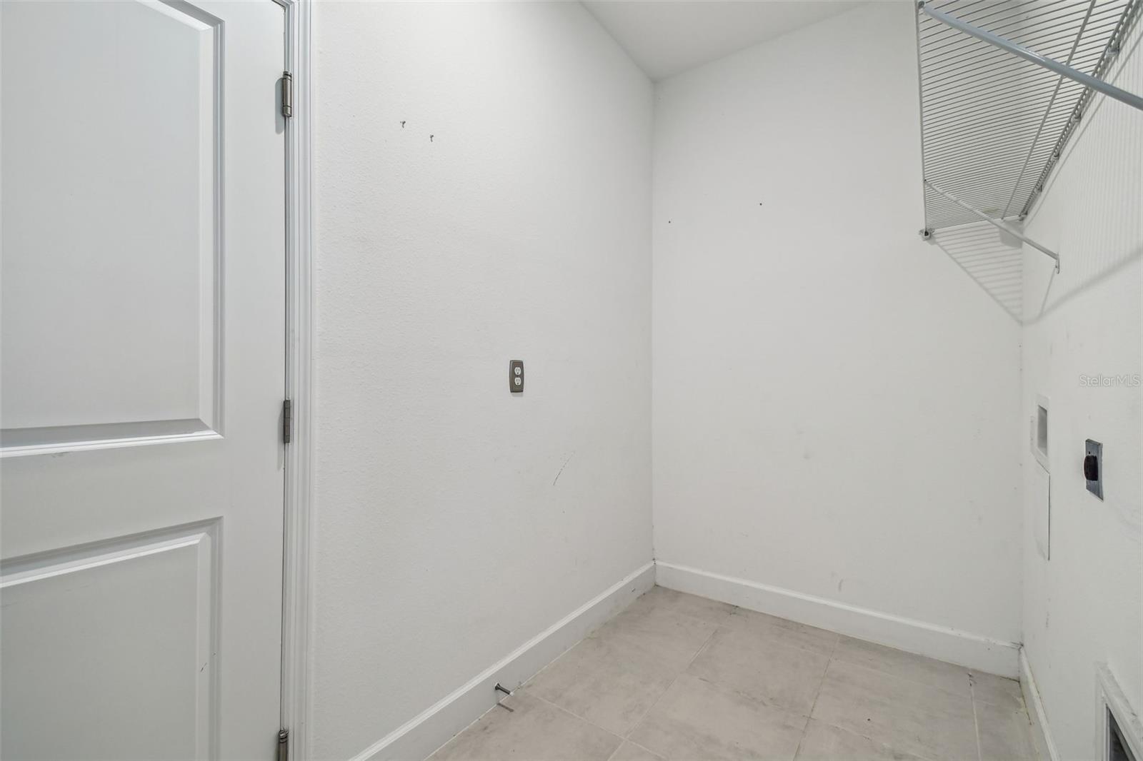 Image 37 of 100 For 7024 Bradbury Circle