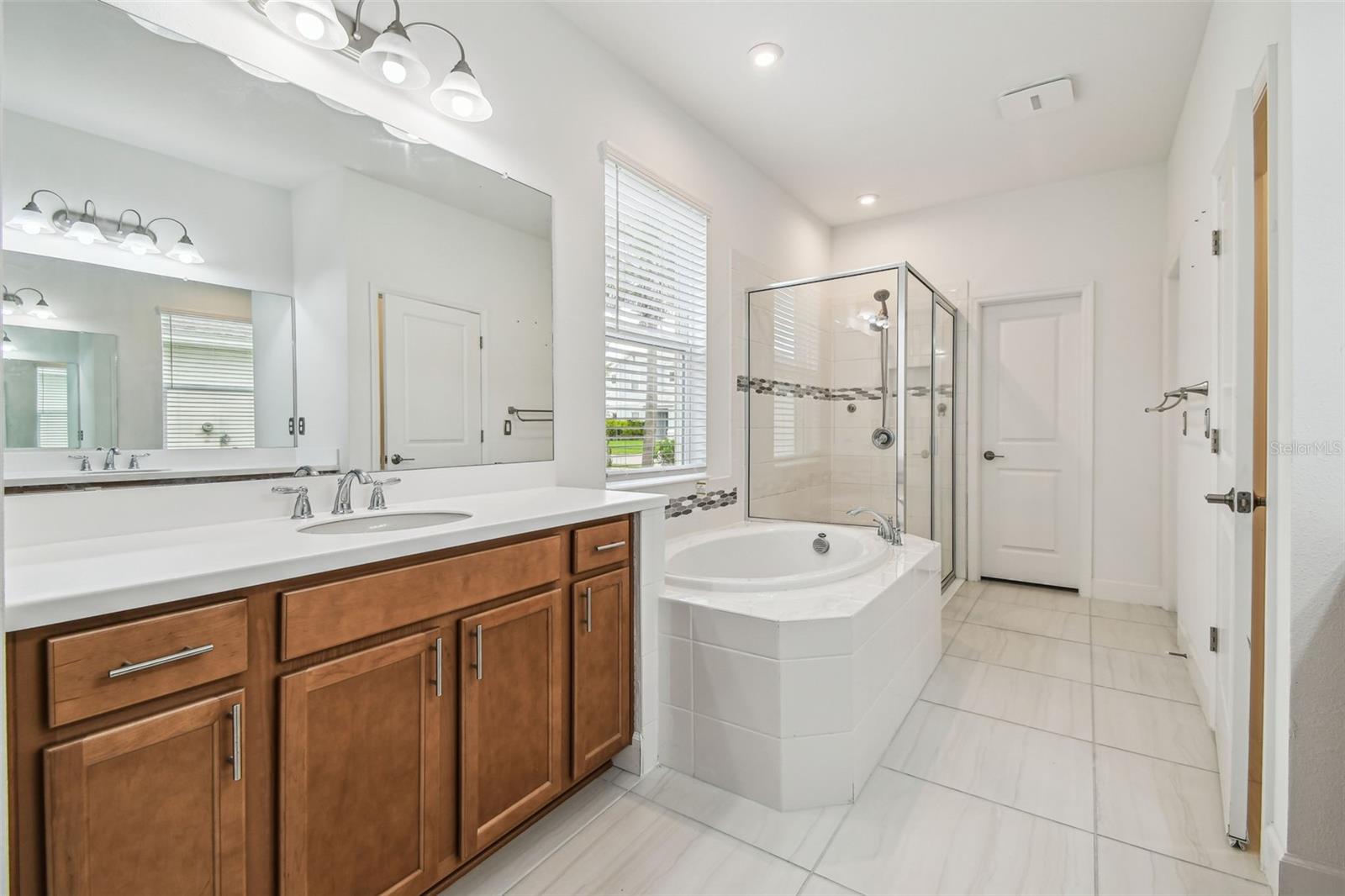 Image 46 of 100 For 7024 Bradbury Circle