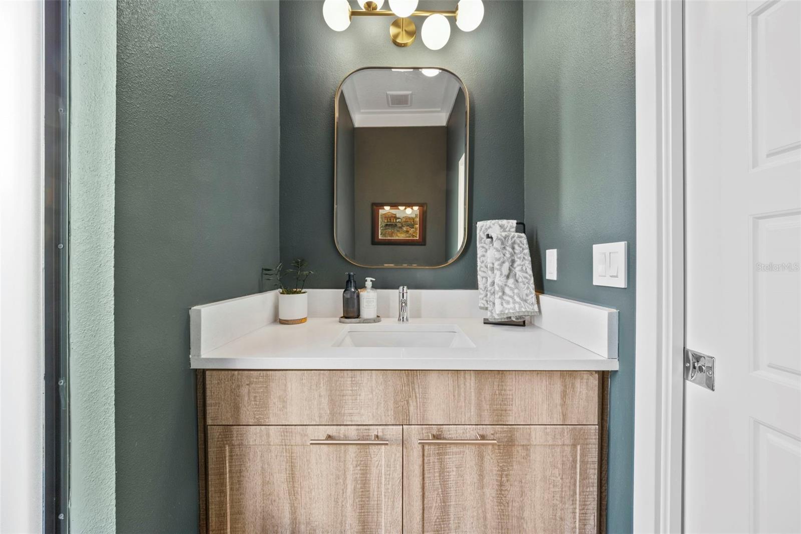 Image 23 of 53 For 4810 Mcelroy Avenue 28